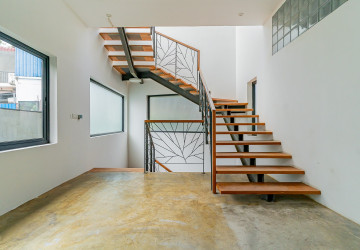 370 Sqm Green Office Space For Rent - Tonle Bassac, Phnom Penh thumbnail