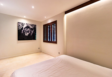 4 Bedroom Luxury Villa For Rent - Svay Dangkum, Siem Reap thumbnail