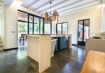 4 Bedroom Luxury Villa For Rent - Svay Dangkum, Siem Reap thumbnail