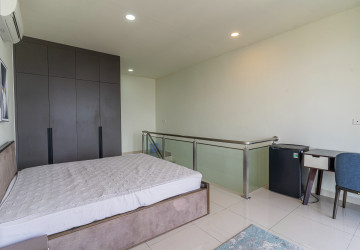 1 Bedroom Loft Condo For Rent - The Peak, Tonle Bassac, Phnom Penh thumbnail