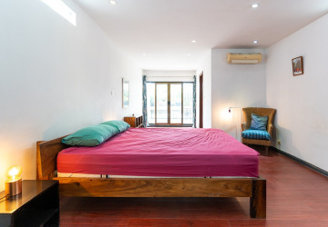 Renovated 2 Bedroom Apartment For Rent - Boeung Prolit, Khan 7 Makara, Phnom Penh thumbnail