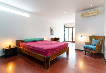 Renovated 2 Bedroom Apartment For Rent - Boeung Prolit, Khan 7 Makara, Phnom Penh thumbnail