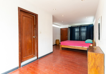 Renovated 2 Bedroom Apartment For Rent - Boeung Prolit, Khan 7 Makara, Phnom Penh thumbnail