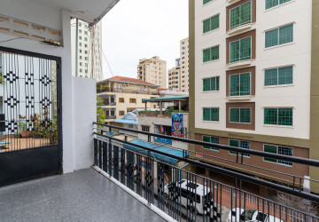 Renovated 2 Bedroom Apartment For Rent - Boeung Prolit, Khan 7 Makara, Phnom Penh thumbnail