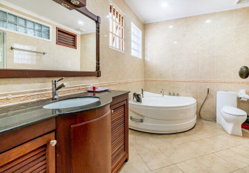 3 Bedroom Serviced Apartment For Rent - BKK1, Phnom Penh thumbnail