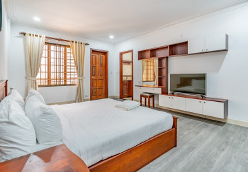 3 Bedroom Serviced Apartment For Rent - BKK1, Phnom Penh thumbnail
