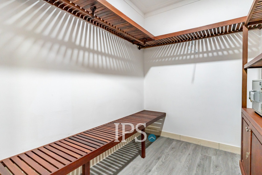 3 Bedroom Serviced Apartment For Rent - BKK1, Phnom Penh