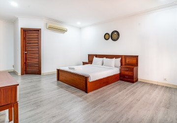 3 Bedroom Serviced Apartment For Rent - BKK1, Phnom Penh thumbnail