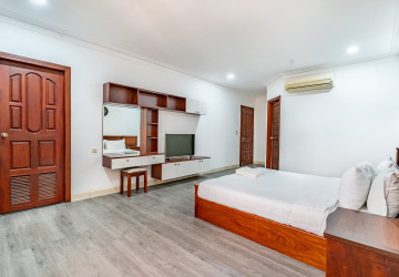 3 Bedroom Serviced Apartment For Rent - BKK1, Phnom Penh thumbnail
