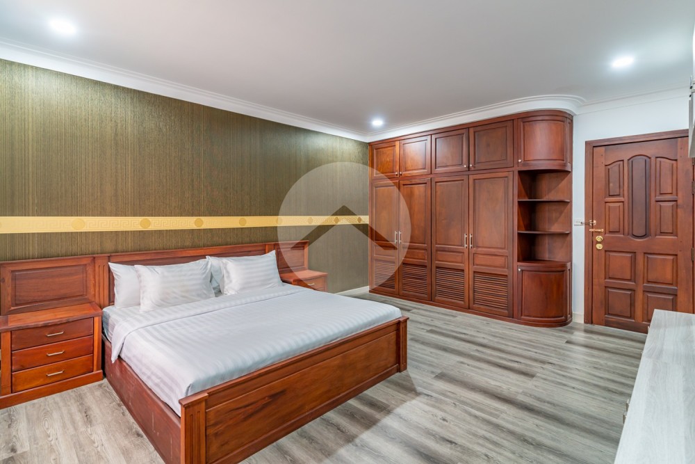 3 Bedroom Serviced Penthouse For Rent - BKK1, Phnom Penh - Image 22