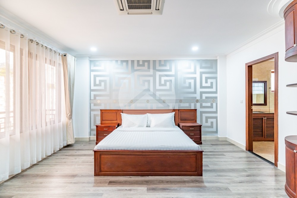 3 Bedroom Serviced Penthouse For Rent - BKK1, Phnom Penh - Image 26