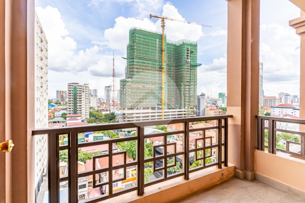 3 Bedroom Serviced Penthouse For Rent - BKK1, Phnom Penh - Image 33