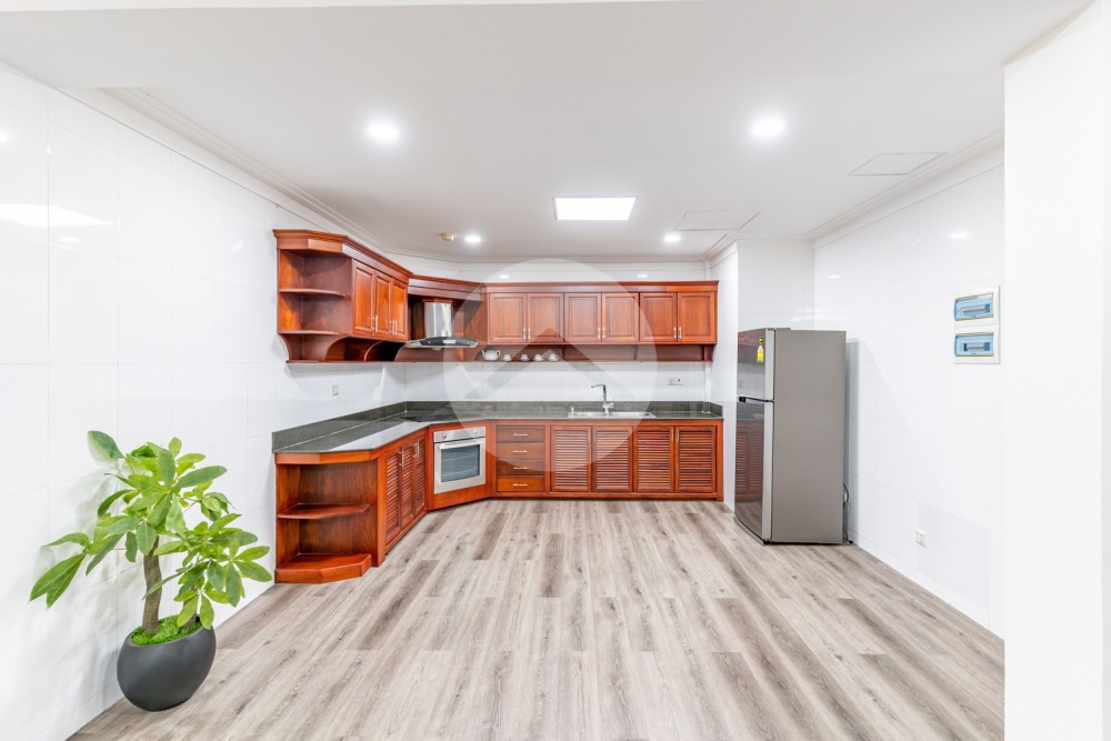 3 Bedroom Serviced Penthouse For Rent - BKK1, Phnom Penh - Image 14