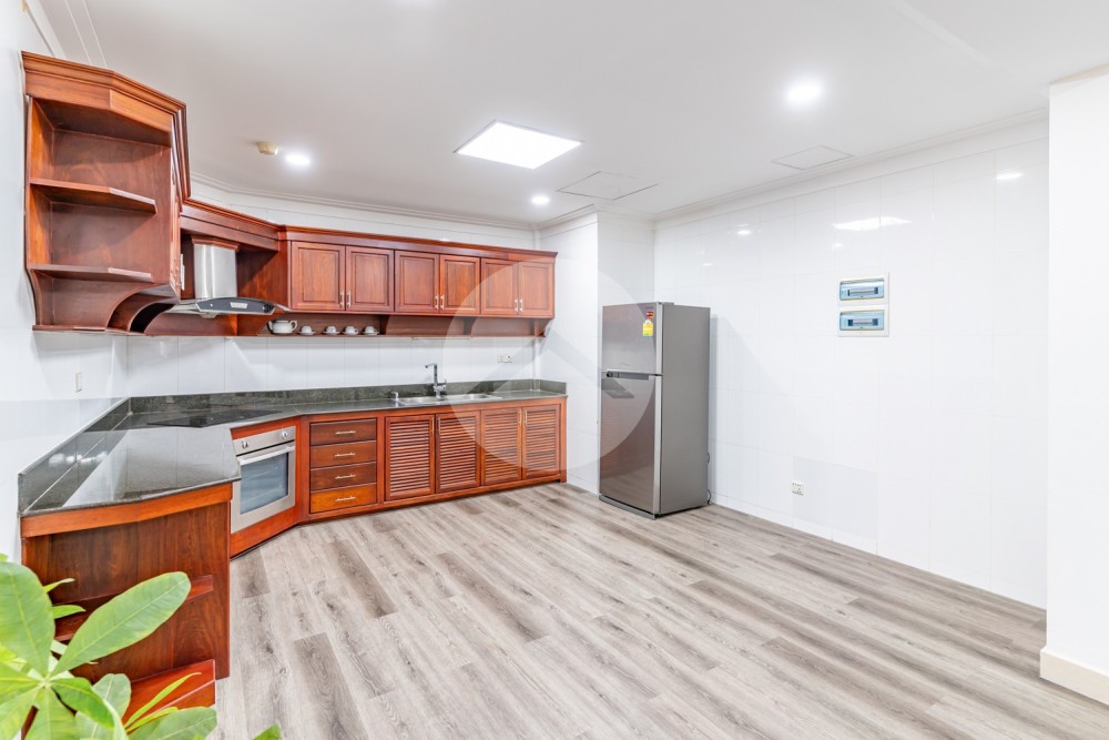 3 Bedroom Serviced Penthouse For Rent - BKK1, Phnom Penh - Image 12