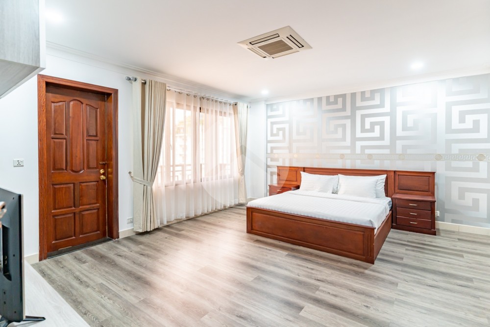 3 Bedroom Serviced Penthouse For Rent - BKK1, Phnom Penh - Image 25