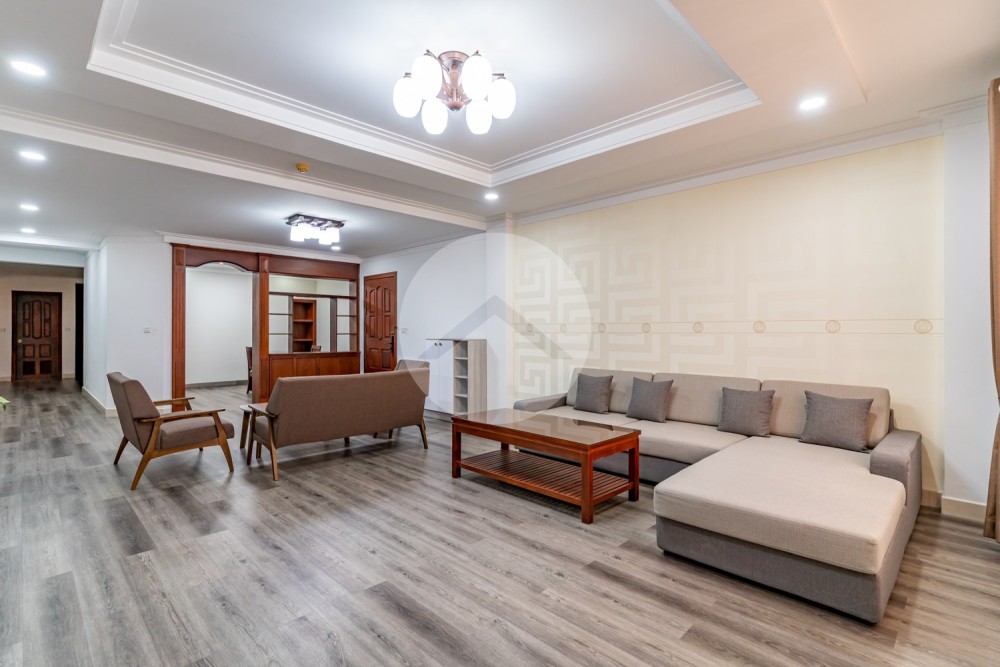 3 Bedroom Serviced Penthouse For Rent - BKK1, Phnom Penh - Image 4