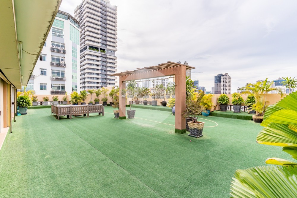 3 Bedroom Serviced Penthouse For Rent - BKK1, Phnom Penh - Image 38