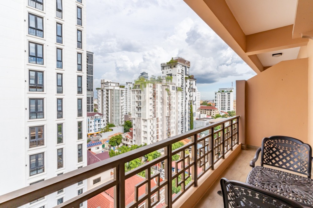 3 Bedroom Serviced Penthouse For Rent - BKK1, Phnom Penh - Image 36