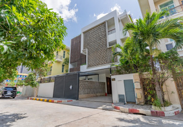 5 Bedroom Villa For Rent - Koh Pich, Phnom Penh - Image 2