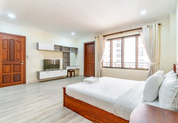 2 Bedroom Serviced Apartment For Rent - BKK1, Phnom Penh thumbnail