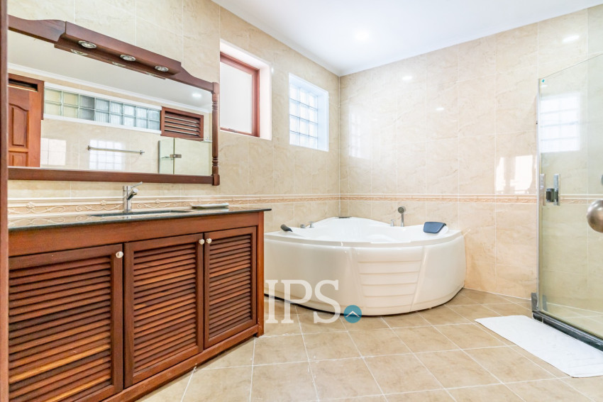 2 Bedroom Serviced Apartment For Rent - BKK1, Phnom Penh