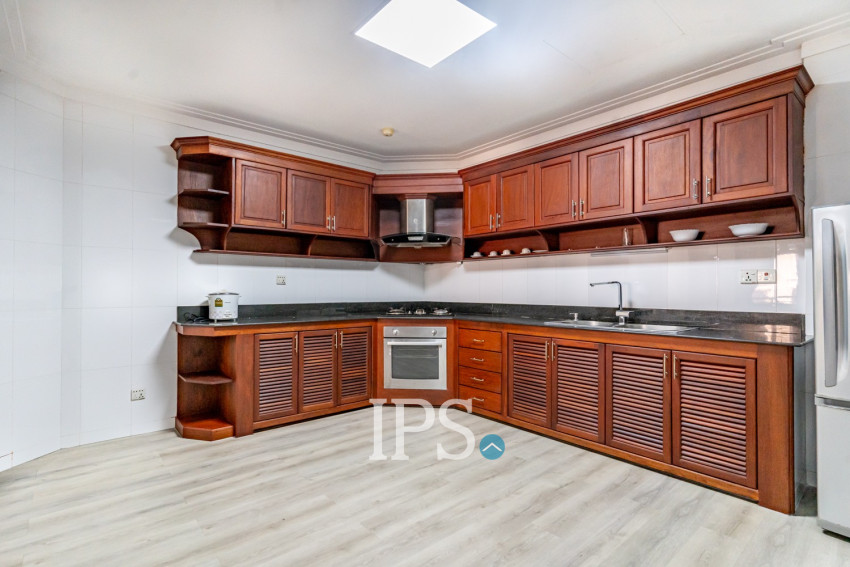 2 Bedroom Serviced Apartment For Rent - BKK1, Phnom Penh