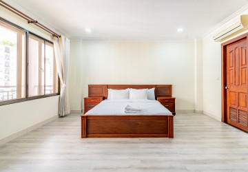 2 Bedroom Serviced Apartment For Rent - BKK1, Phnom Penh thumbnail