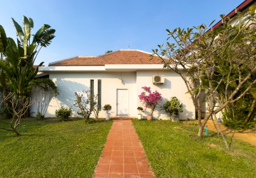 2 Bedroom Villa For Rent - Svay Dangkum, Siem Reap thumbnail