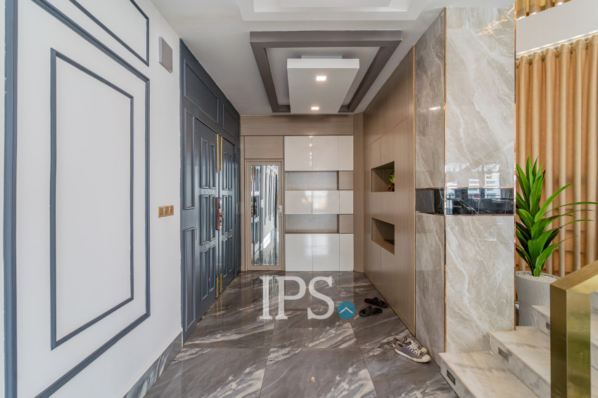 4 Bedroom Penthouse For Rent - Boeung Tumpun, Phnom Penh