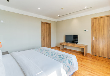 4 Bedroom Serviced Apartment For Rent - Tonle Bassac, Phnom Penh thumbnail