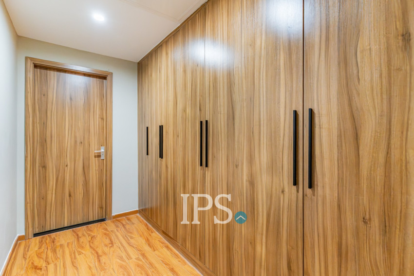 4 Bedroom Serviced Apartment For Rent - Tonle Bassac, Phnom Penh