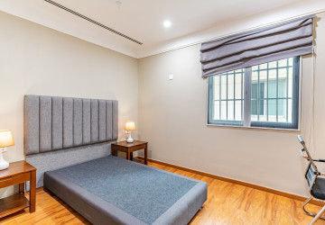4 Bedroom Serviced Apartment For Rent - Tonle Bassac, Phnom Penh thumbnail