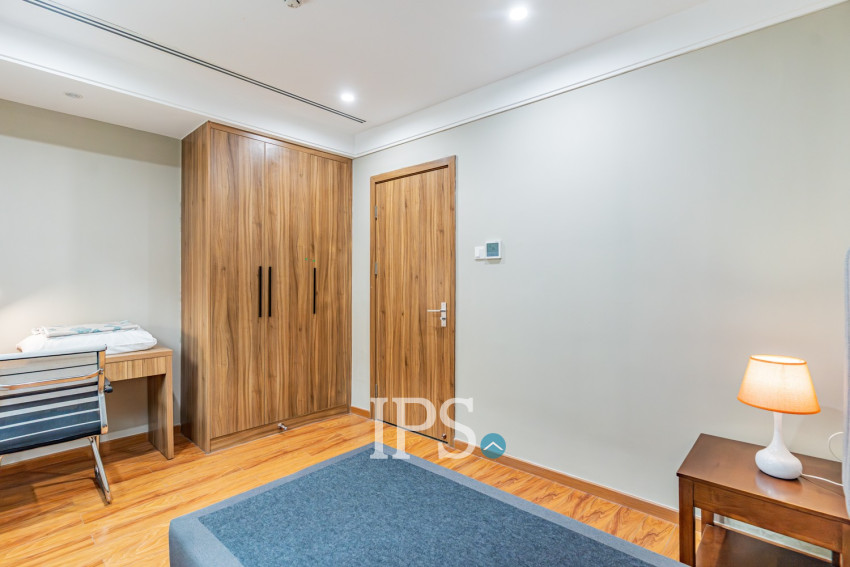 4 Bedroom Serviced Apartment For Rent - Tonle Bassac, Phnom Penh