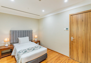 4 Bedroom Serviced Apartment For Rent - Tonle Bassac, Phnom Penh thumbnail