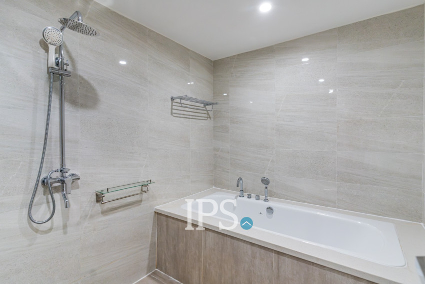 4 Bedroom Serviced Apartment For Rent - Tonle Bassac, Phnom Penh