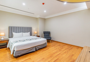 4 Bedroom Serviced Apartment For Rent - Tonle Bassac, Phnom Penh thumbnail