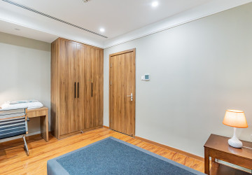 4 Bedroom Serviced Apartment For Rent - Tonle Bassac, Phnom Penh thumbnail
