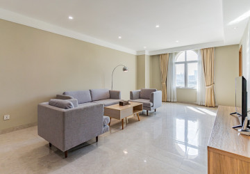 4 Bedroom Serviced Apartment For Rent - Tonle Bassac, Phnom Penh thumbnail