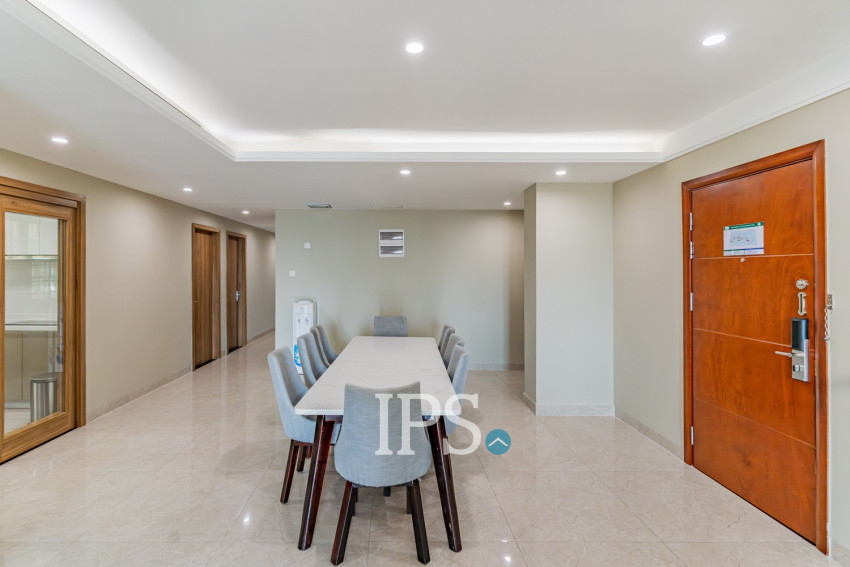 4 Bedroom Serviced Apartment For Rent - Tonle Bassac, Phnom Penh