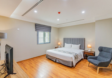 4 Bedroom Serviced Apartment For Rent - Tonle Bassac, Phnom Penh thumbnail