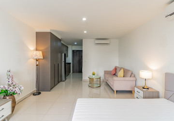 Studio Condo For Rent - The Peak, Tonle Bassac, Phnom Penh thumbnail