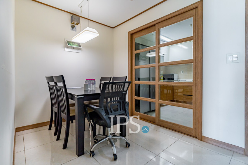 2 Bedroom Condo For Rent - De Castle Royal, BKK1, Phnom Penh