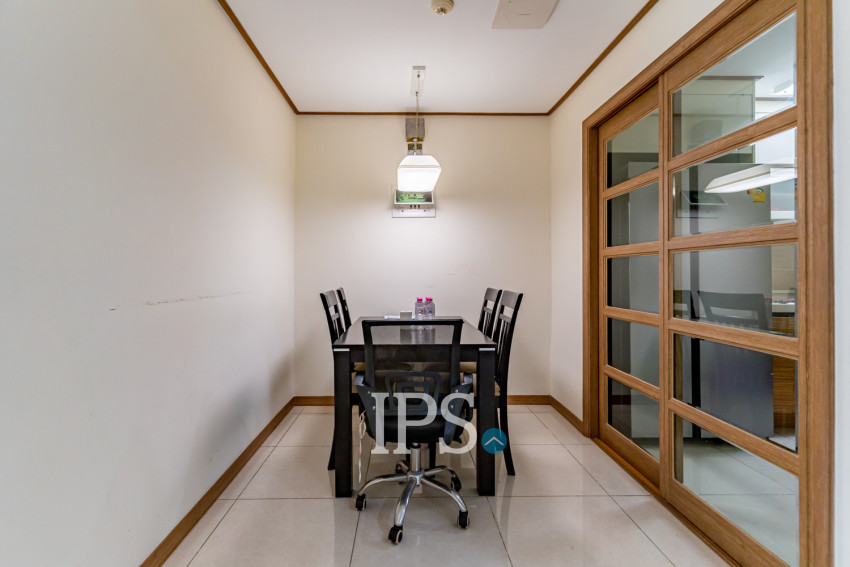 2 Bedroom Condo For Rent - De Castle Royal, BKK1, Phnom Penh