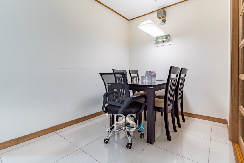2 Bedroom Condo For Rent - De Castle Royal, BKK1, Phnom Penh
