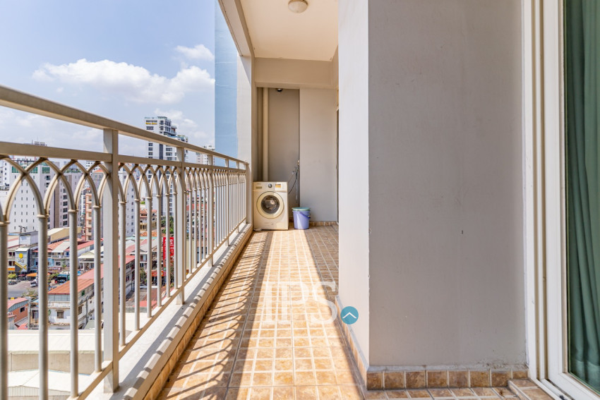 2 Bedroom Condo For Rent - De Castle Royal, BKK1, Phnom Penh