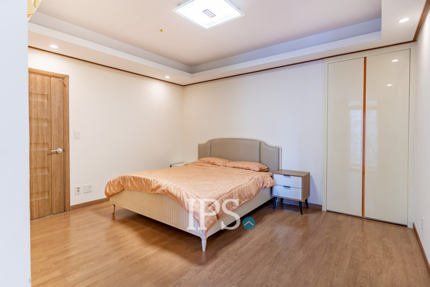 2 Bedroom Condo For Rent - De Castle Royal, BKK1, Phnom Penh