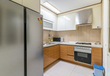 2 Bedroom Condo For Rent - De Castle Royal, BKK1, Phnom Penh thumbnail