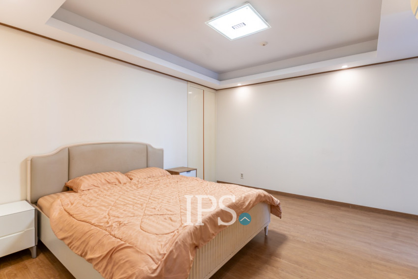 2 Bedroom Condo For Rent - De Castle Royal, BKK1, Phnom Penh