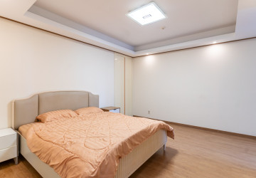 2 Bedroom Condo For Rent - De Castle Royal, BKK1, Phnom Penh thumbnail