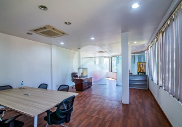 Commercial Building For Sale - Wat Phnom, Phnom Penh thumbnail